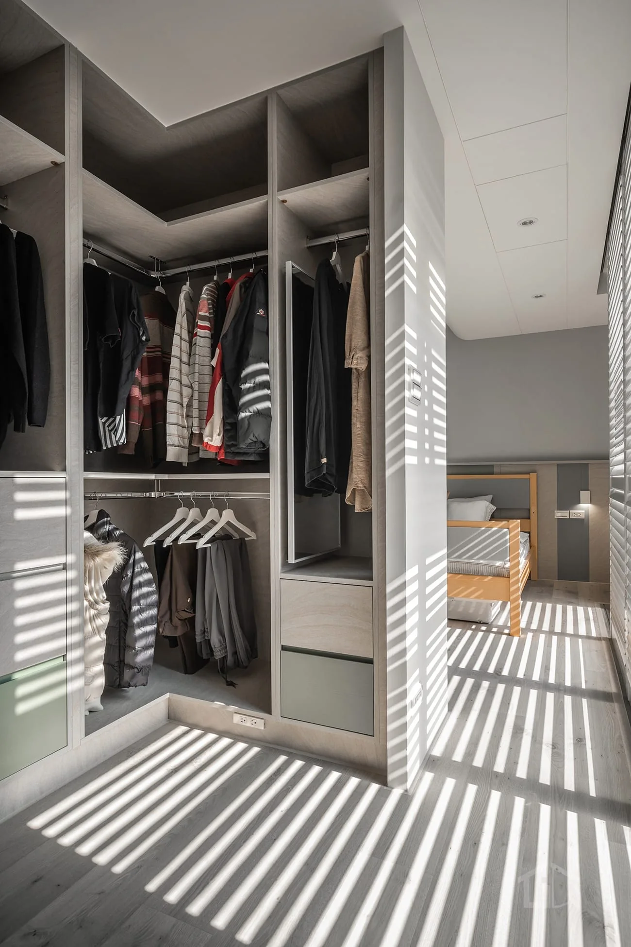 劃分獨立的更衣空間，讓生活更簡單