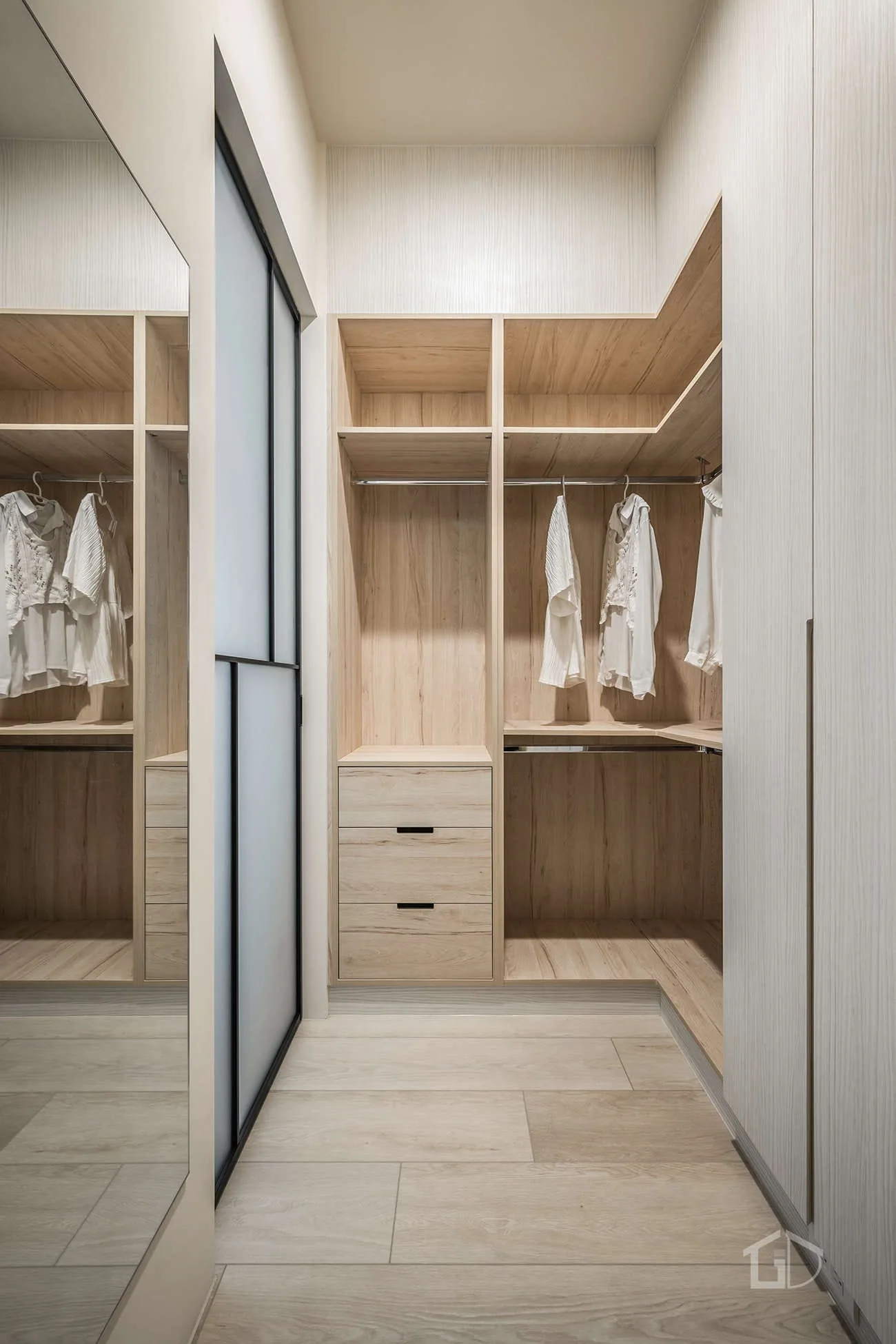 劃分獨立的更衣空間，讓生活更簡單