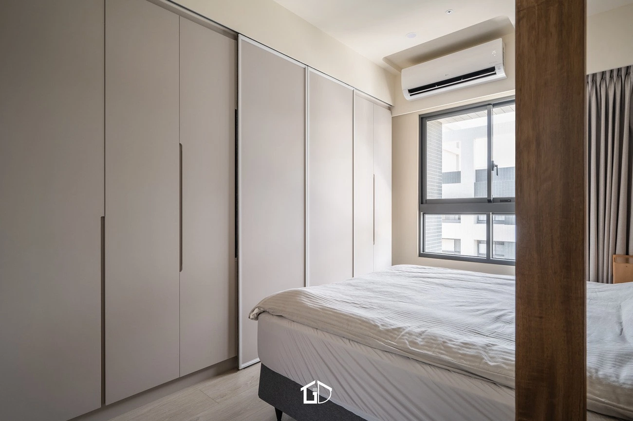 衣櫃門片要選推拉門還是開門?設計師給你6個判斷標準 衣櫃門片要選推拉門還是開門?設計師給你6個判斷標準